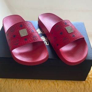 AUTHENTIC MCM Slides